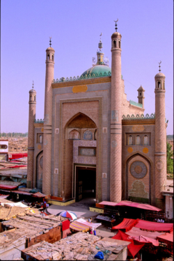Grande mosquée du Vendredi ou Jama Masjid à Kargilik (Yecheng). Située sur la route sud de la soie, Kargilik est à la bifurcation de la piste qui rejoint Ali et l'ouest du Tibet.