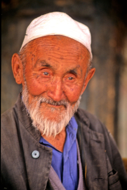 Ouigour dans une oasis de la route sud de la soie et du jade.