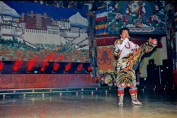 Chanteur de nangma à Lhassa.
